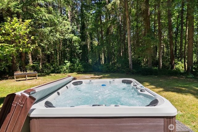 20247 Robin Lane NE, Suquamish, WA 98392