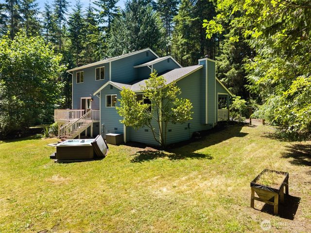 20247 Robin Lane NE, Suquamish, WA 98392