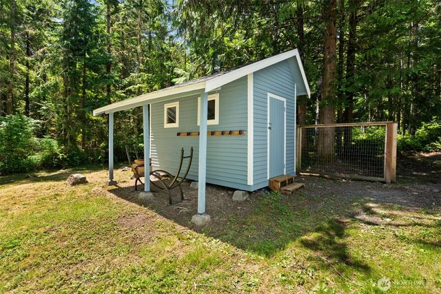 20247 Robin Lane NE, Suquamish, WA 98392
