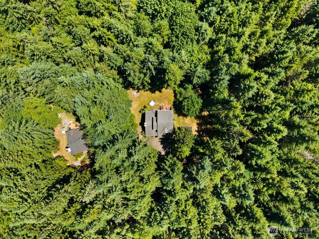 20247 Robin Lane NE, Suquamish, WA 98392