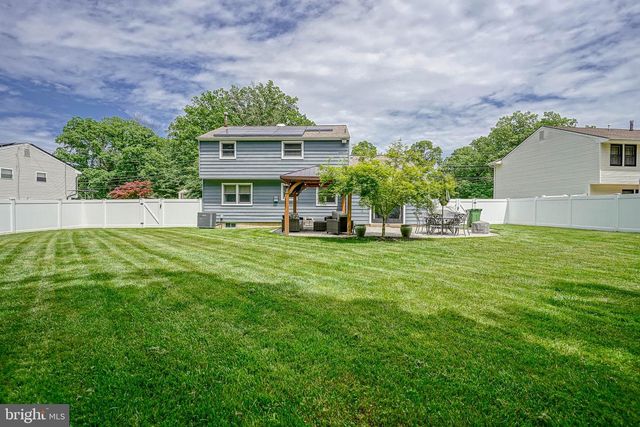 14 WHITE BIRCH RD, Blackwood, NJ 08012