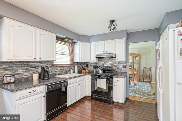 14 WHITE BIRCH RD, Blackwood, NJ 08012