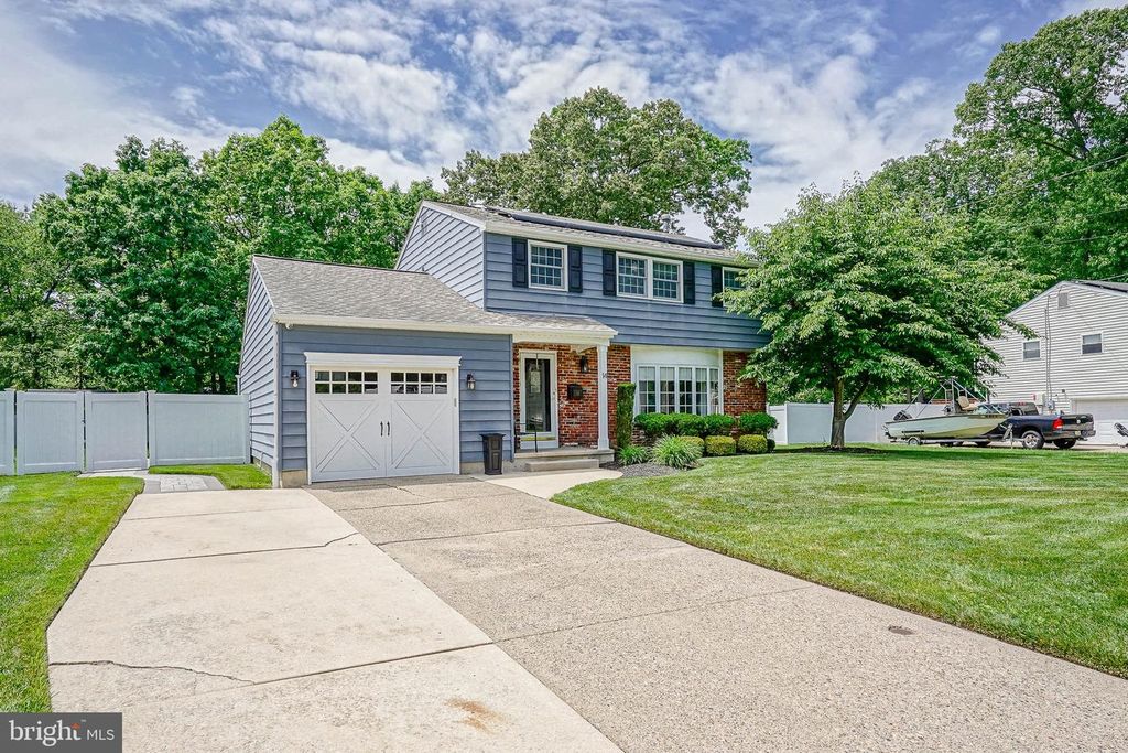 14 WHITE BIRCH RD, Blackwood, NJ 08012