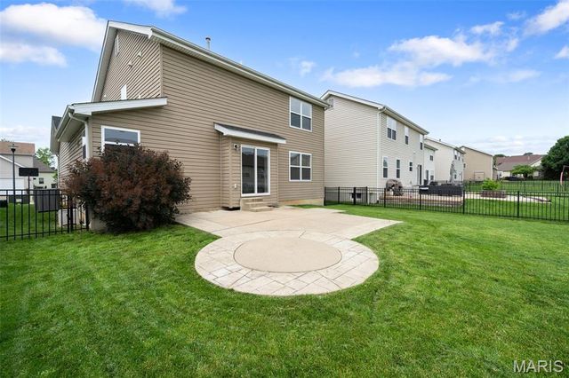 1113 Centre Lake Drive, St Peters, MO 63376
