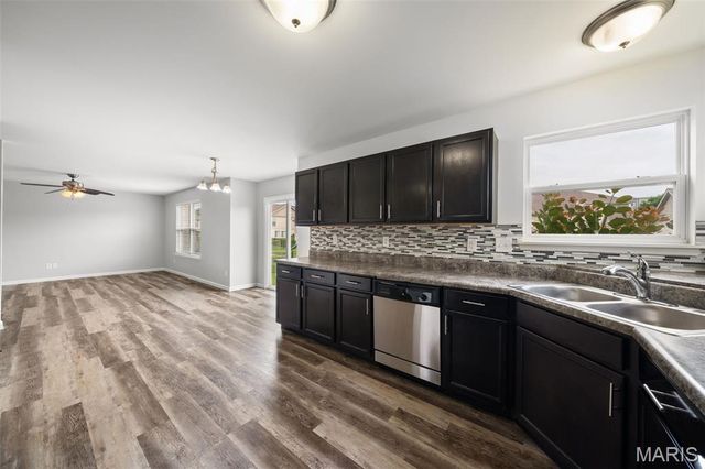 1113 Centre Lake Drive, St Peters, MO 63376