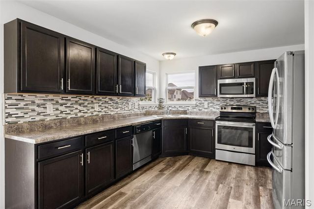 1113 Centre Lake Drive, St Peters, MO 63376