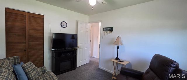 10531 Crecelius Drive, St Louis, MO 63123