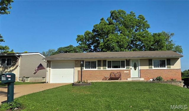 10531 Crecelius Drive, St Louis, MO 63123