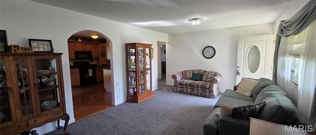 10531 Crecelius Drive, St Louis, MO 63123