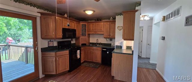 10531 Crecelius Drive, St Louis, MO 63123