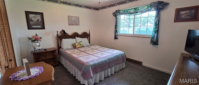 10531 Crecelius Drive, St Louis, MO 63123