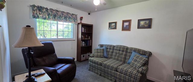 10531 Crecelius Drive, St Louis, MO 63123