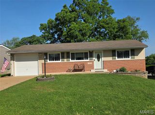 10531 Crecelius Drive, St Louis, MO 63123
