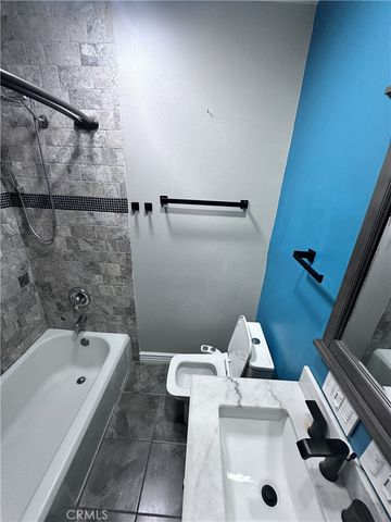 5133 Hedda St, Lakewood, CA 90712