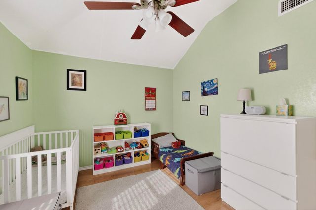 932 Freestone Drive, Arlington, TX 76017