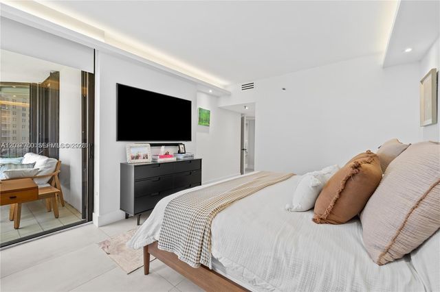 520 Brickell Key Dr A713, Miami, FL 33131