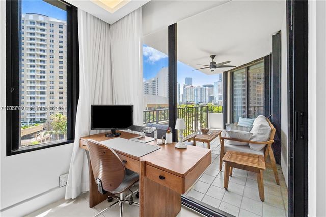 520 Brickell Key Dr A713, Miami, FL 33131