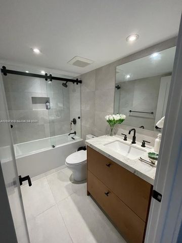 520 Brickell Key Dr A713, Miami, FL 33131