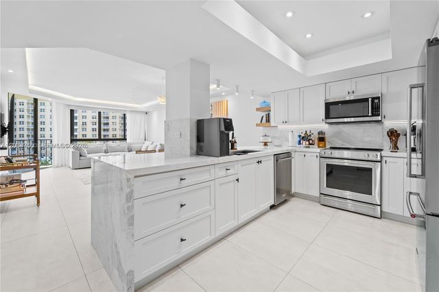 520 Brickell Key Dr A713, Miami, FL 33131