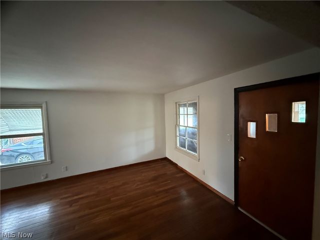1427 E 252nd Street, Euclid, OH 44117