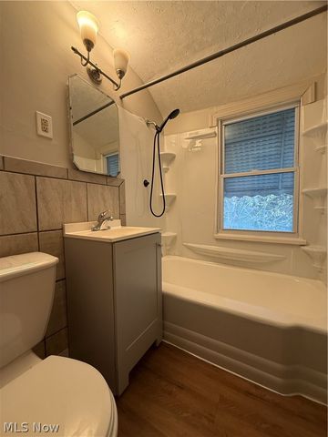 1427 E 252nd Street, Euclid, OH 44117