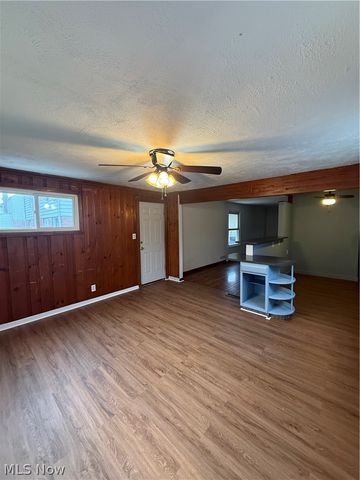1427 E 252nd Street, Euclid, OH 44117