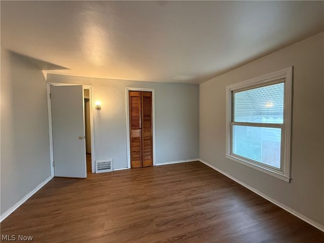 1427 E 252nd Street, Euclid, OH 44117