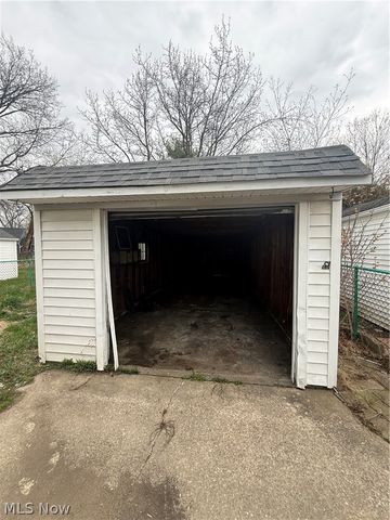 1427 E 252nd Street, Euclid, OH 44117