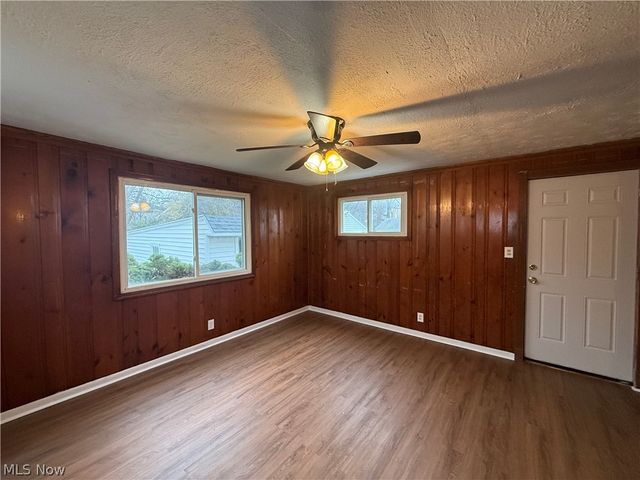 1427 E 252nd Street, Euclid, OH 44117