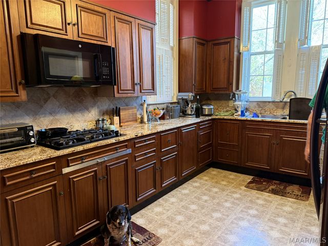 31 Edgewood Drive, Selma, AL 36701