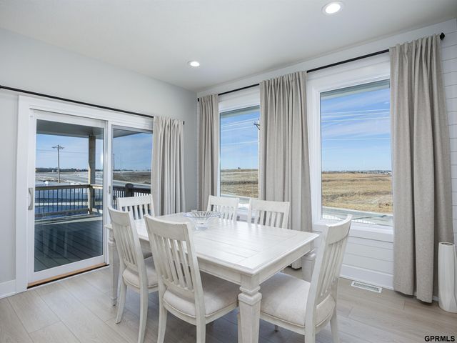 19108 Pinehurst Avenue, Omaha, NE 68136