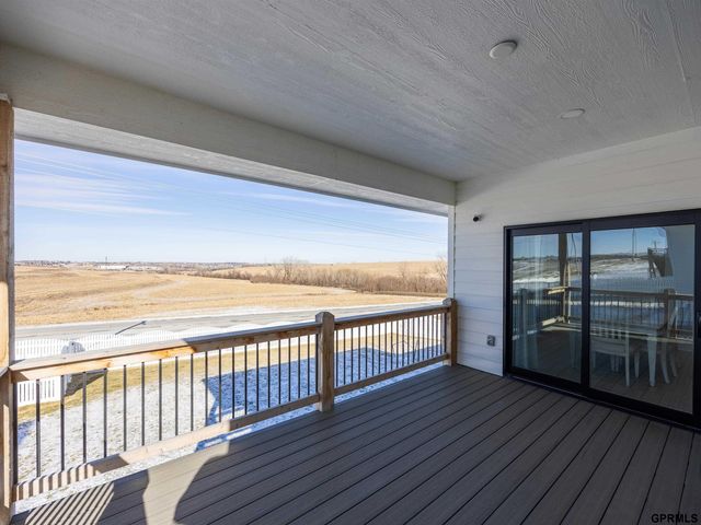 19108 Pinehurst Avenue, Omaha, NE 68136