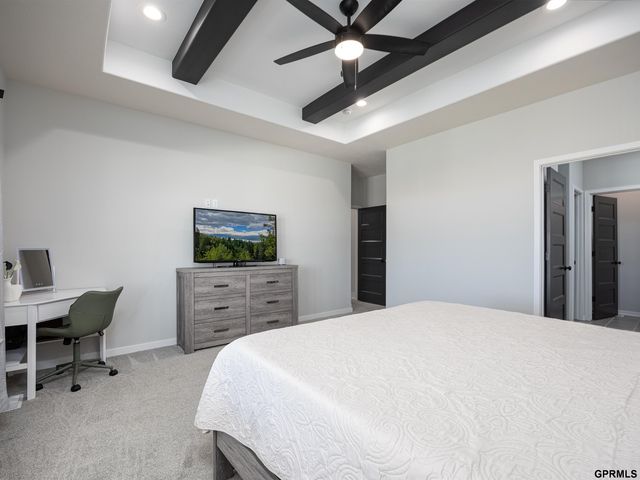 19108 Pinehurst Avenue, Omaha, NE 68136