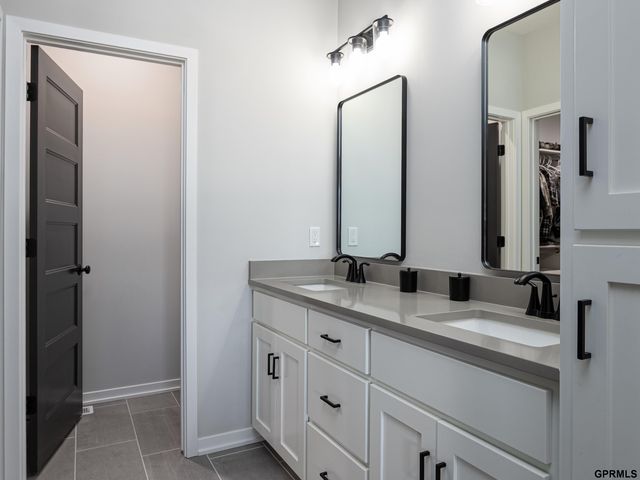 19108 Pinehurst Avenue, Omaha, NE 68136