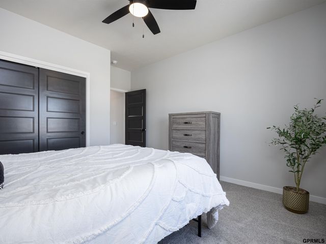 19108 Pinehurst Avenue, Omaha, NE 68136