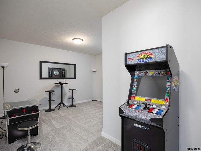 19108 Pinehurst Avenue, Omaha, NE 68136