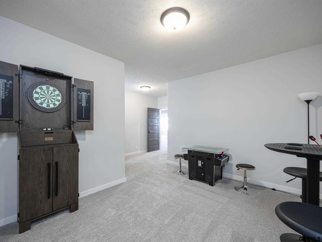 19108 Pinehurst Avenue, Omaha, NE 68136