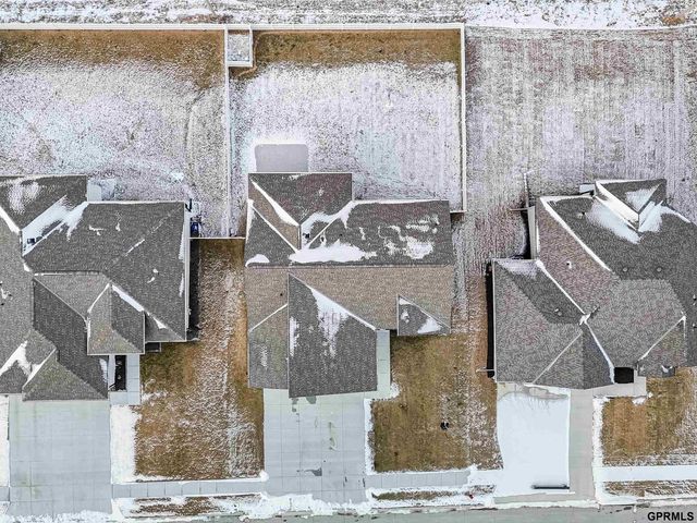 19108 Pinehurst Avenue, Omaha, NE 68136