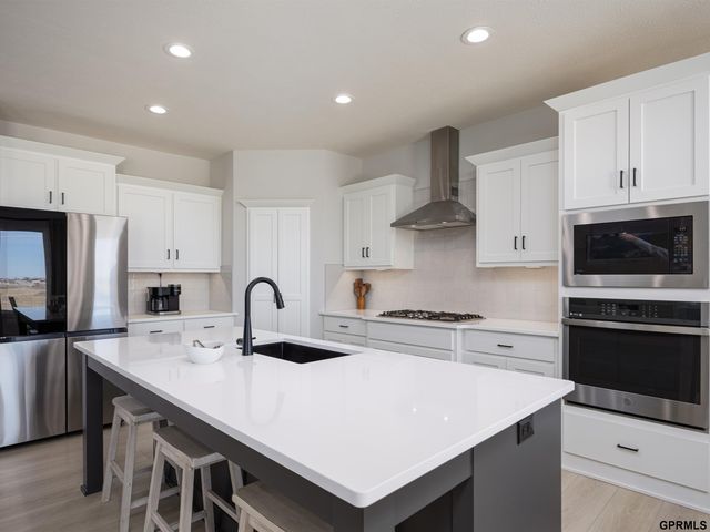 19108 Pinehurst Avenue, Omaha, NE 68136