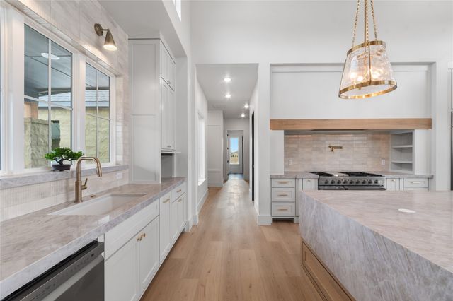 2004 Rana Drive, Cresson, TX 76035