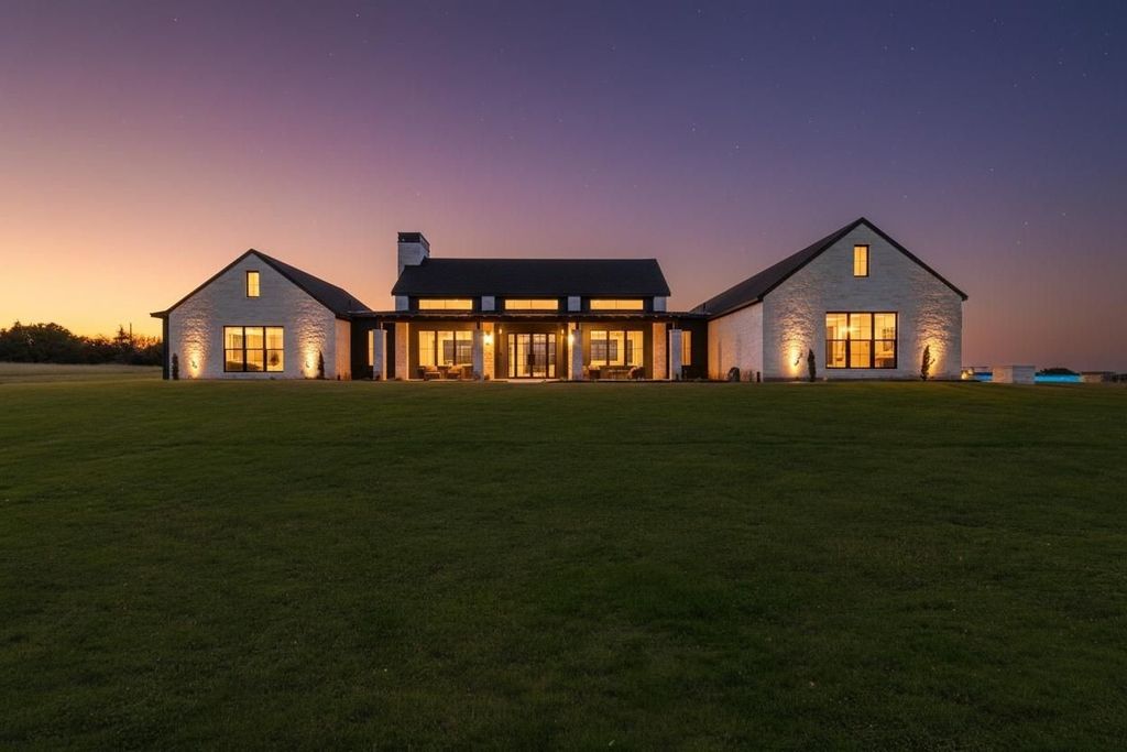 2004 Rana Drive, Cresson, TX 76035