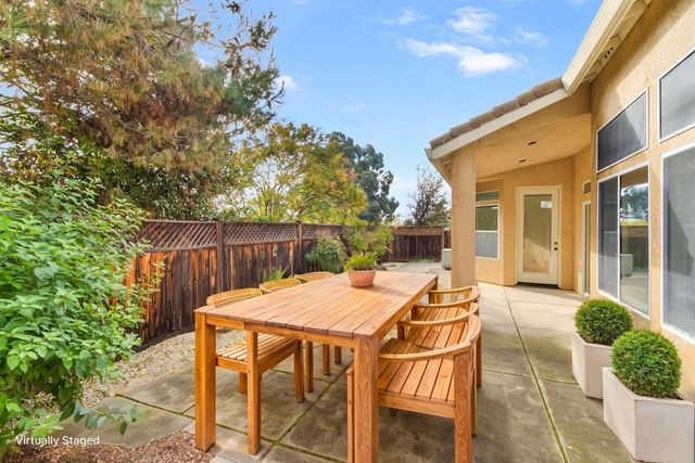 814 Pleasant Valley Dr, Ione, CA 95640