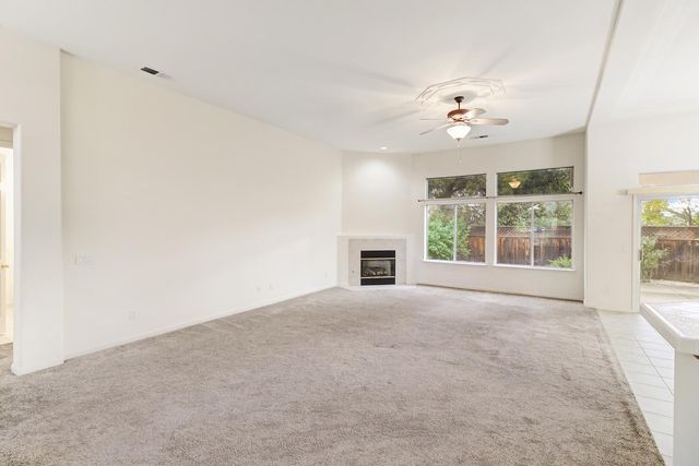 814 Pleasant Valley Dr, Ione, CA 95640