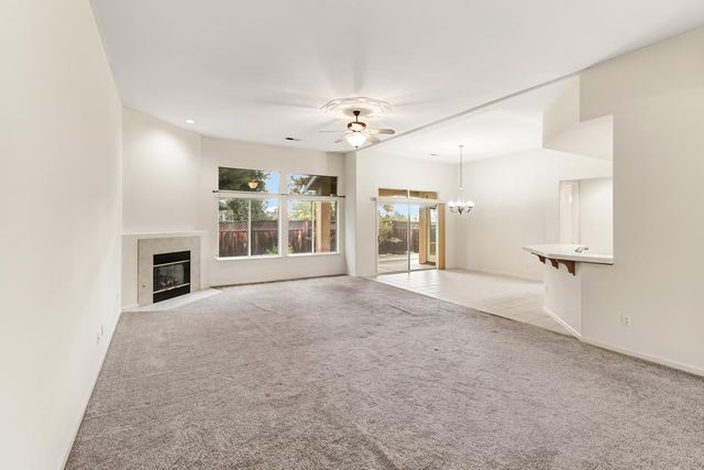 814 Pleasant Valley Dr, Ione, CA 95640