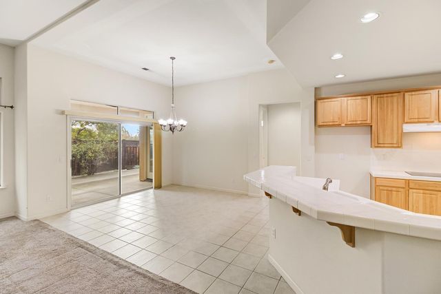 814 Pleasant Valley Dr, Ione, CA 95640