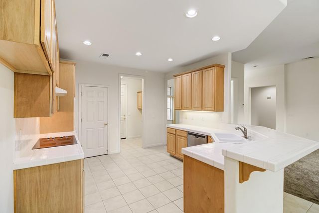 814 Pleasant Valley Dr, Ione, CA 95640