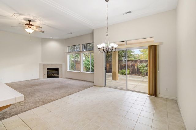 814 Pleasant Valley Dr, Ione, CA 95640