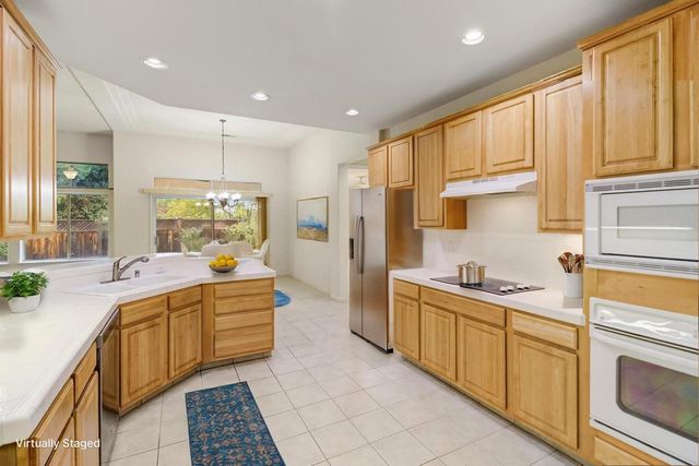 814 Pleasant Valley Dr, Ione, CA 95640