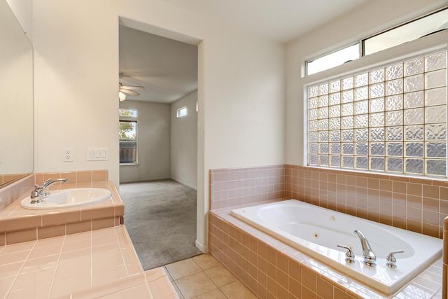 814 Pleasant Valley Dr, Ione, CA 95640