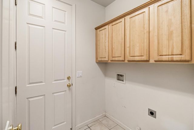 814 Pleasant Valley Dr, Ione, CA 95640